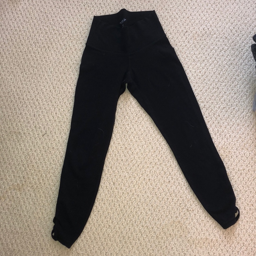 Old Navy Black Leggings w/ crossing at the bottom!